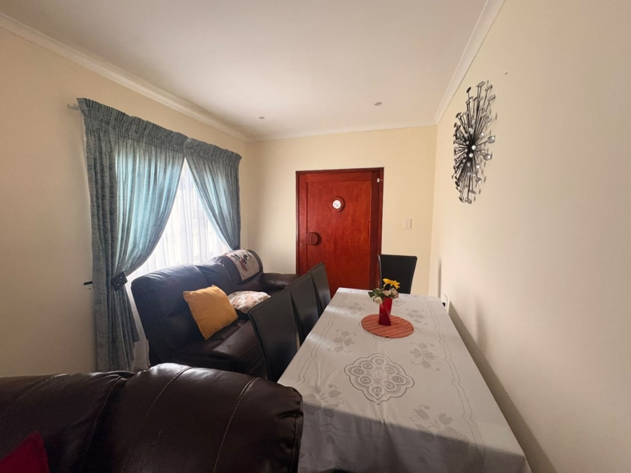3 Bedroom Property for Sale in Cove Rock Eastern Cape